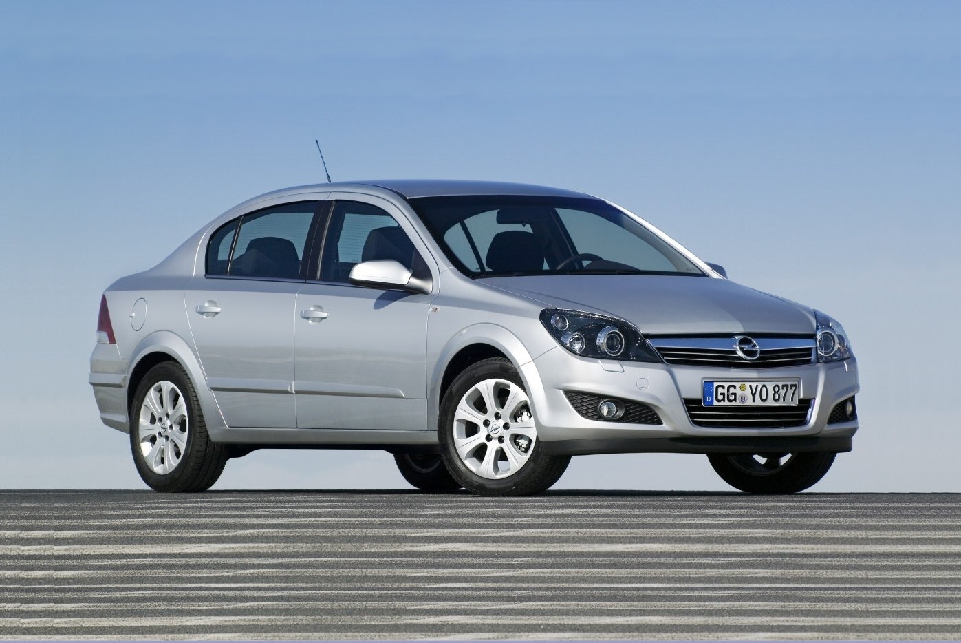Astra H Sedan 2007-2010