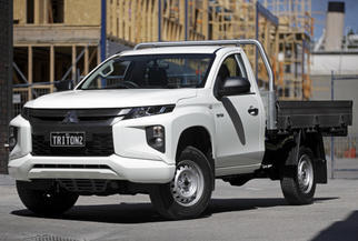 2019 Triton V Single Cab Chassis facelift 2019 | 2019 - to present