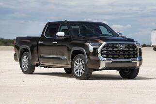 Tundra III Double Cab Standard Bed | 2021 - to present