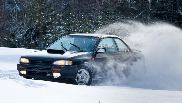 What Is Fishtailing in a Car?